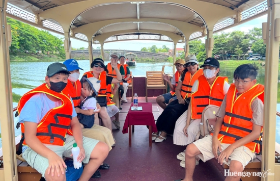 Visitors experienced an electric boat ride on the river